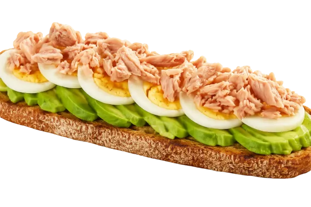 Torrada clásica con aguacate y huevo